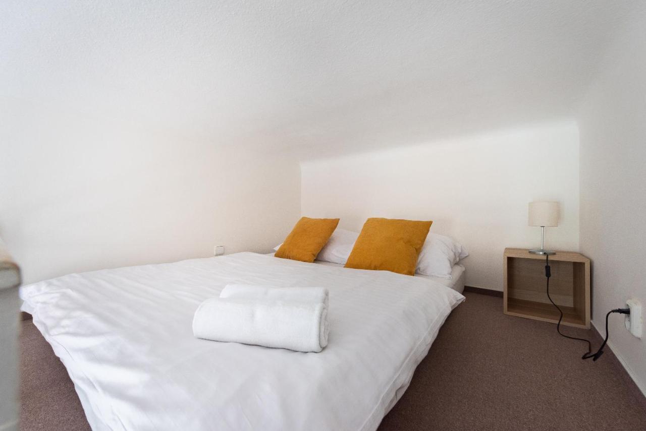 Budget Reznicka Apartment プラハ エクステリア 写真