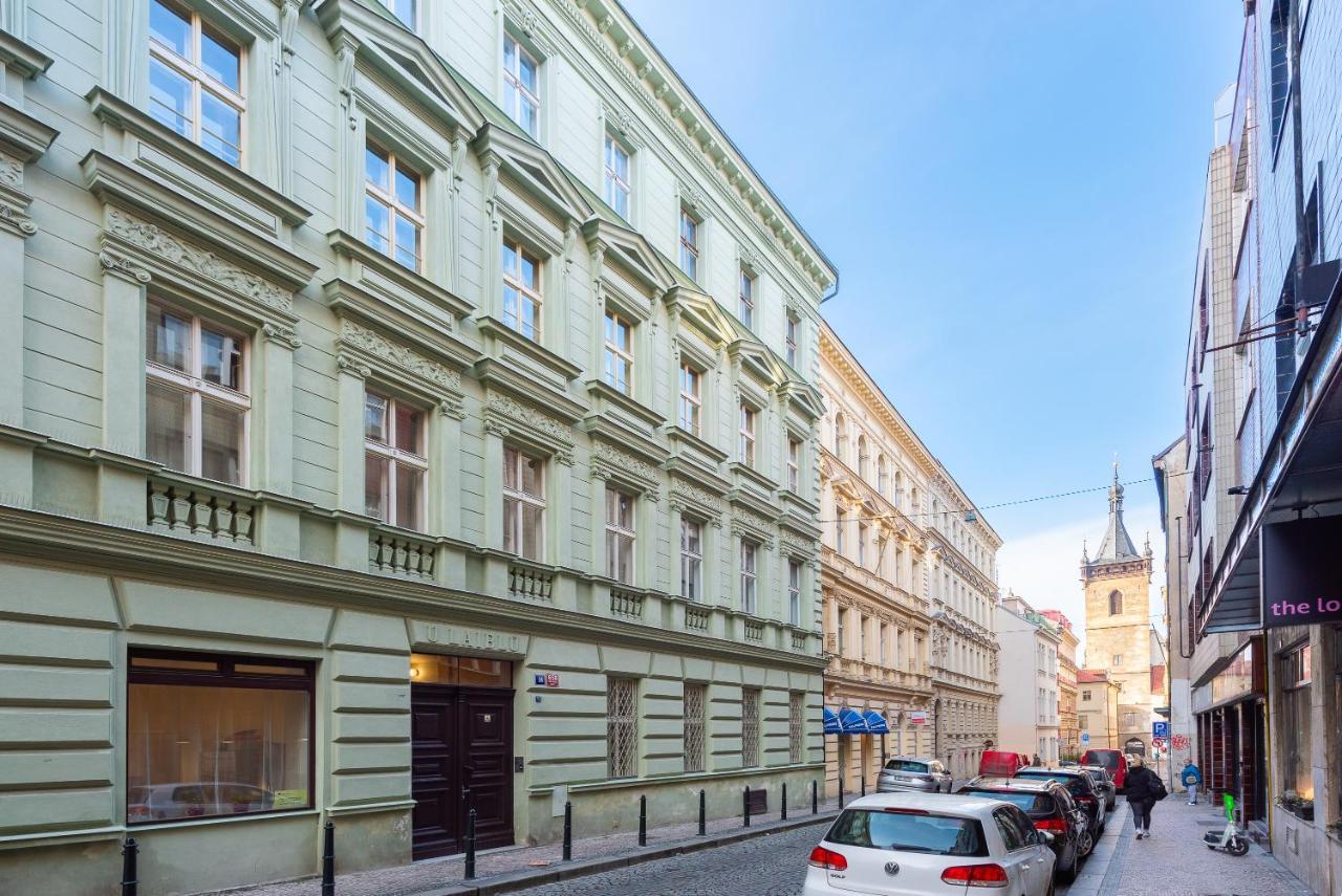 Budget Reznicka Apartment プラハ エクステリア 写真