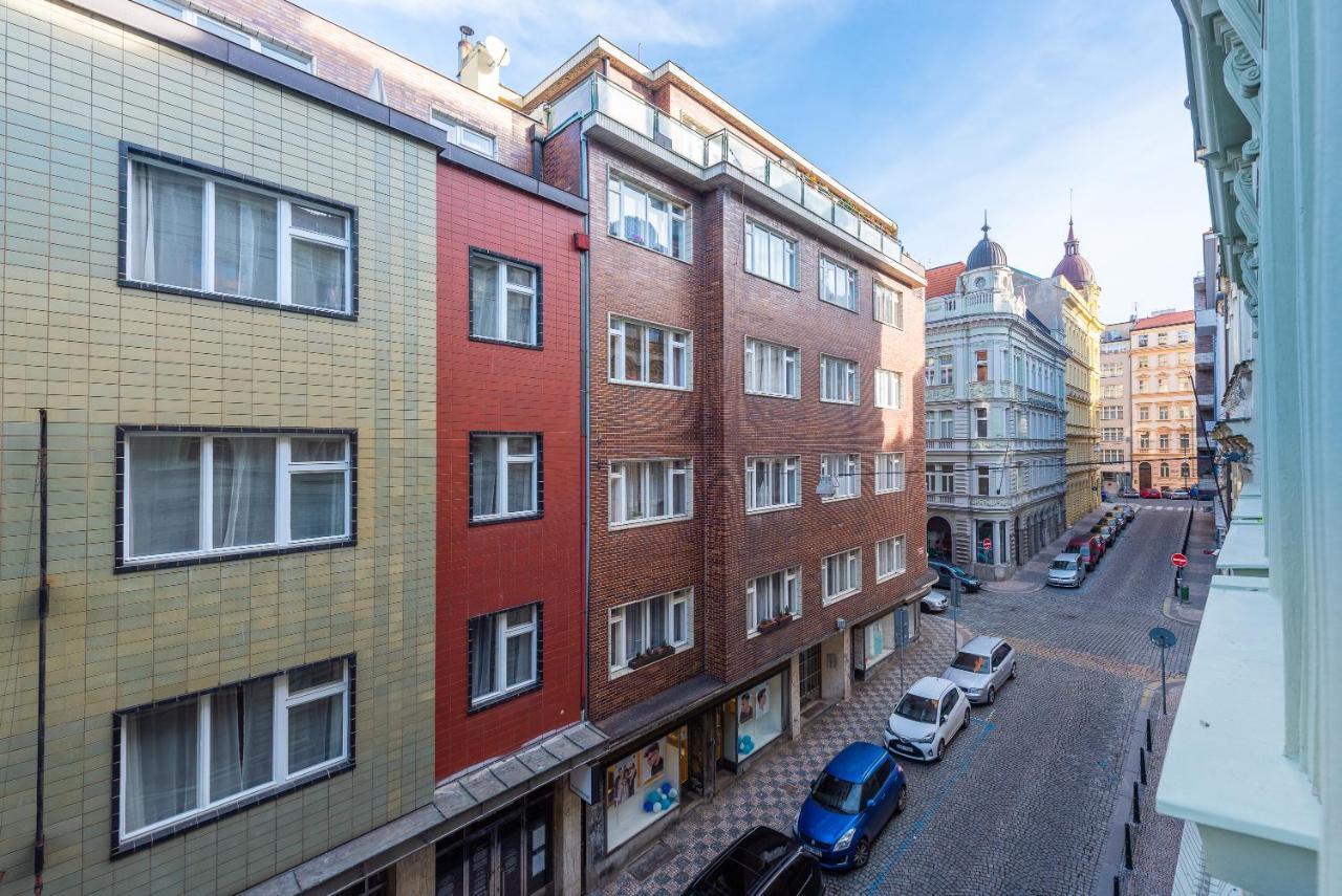 Budget Reznicka Apartment プラハ エクステリア 写真